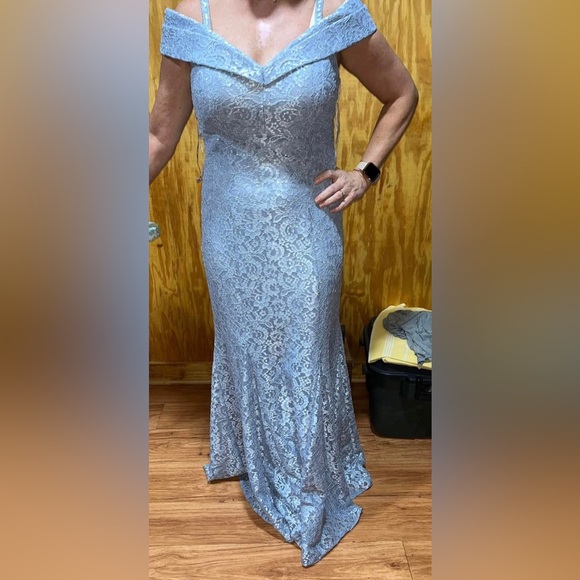 Dusty blue formal gown. - Picture 4 of 4
